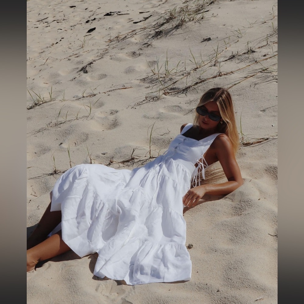 New with tags Shona Joy Blanca lace up tiered dress - Picture 2 of 11